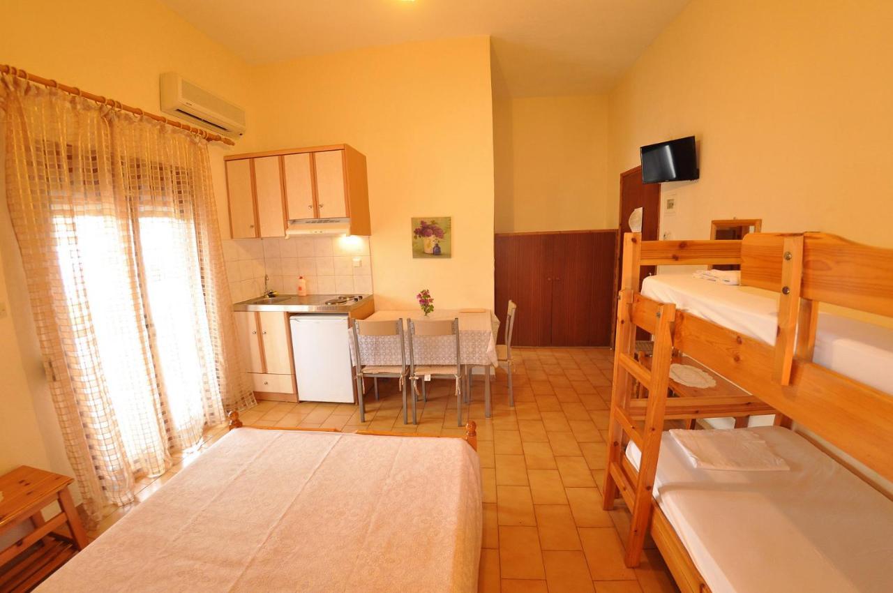 Achilleas Rooms Sívota Extérieur photo